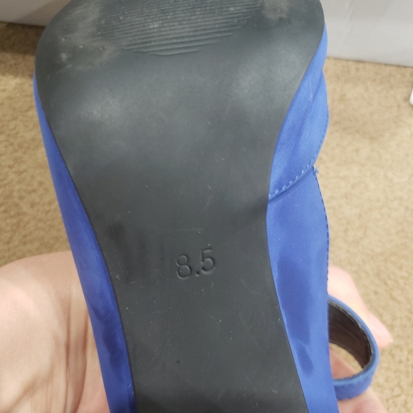 Blue faux suede heels - Picture 7 of 7